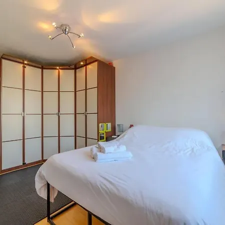 Apartment T2 A 5 Min Parc Tete D'or - Parking Prive