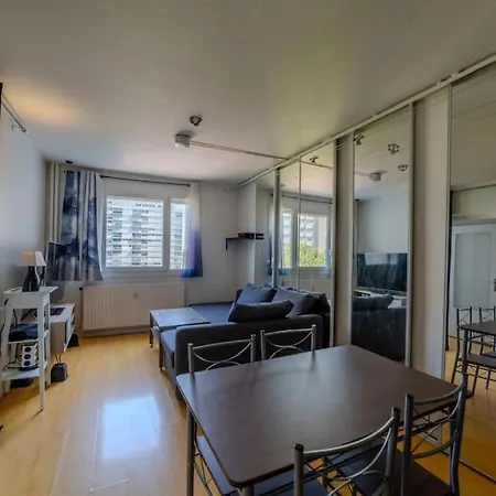 T2 A 5 Min Parc Tete D'or - Parking Prive Apartment